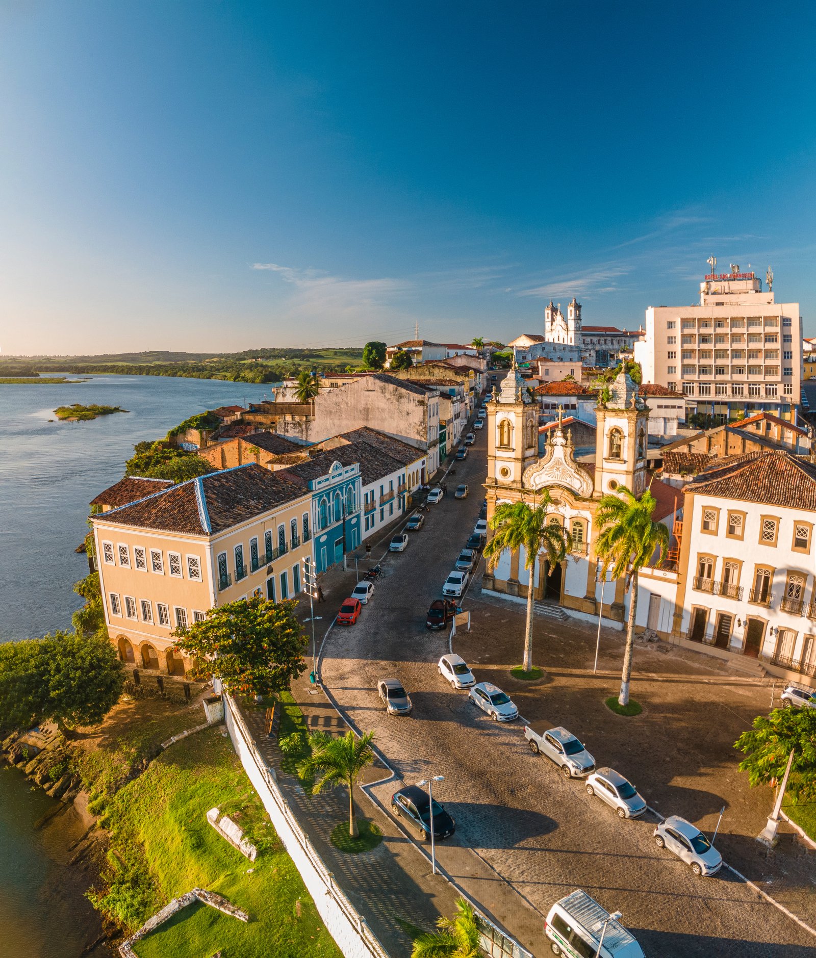 Rio São Francisco ao pôr do sol